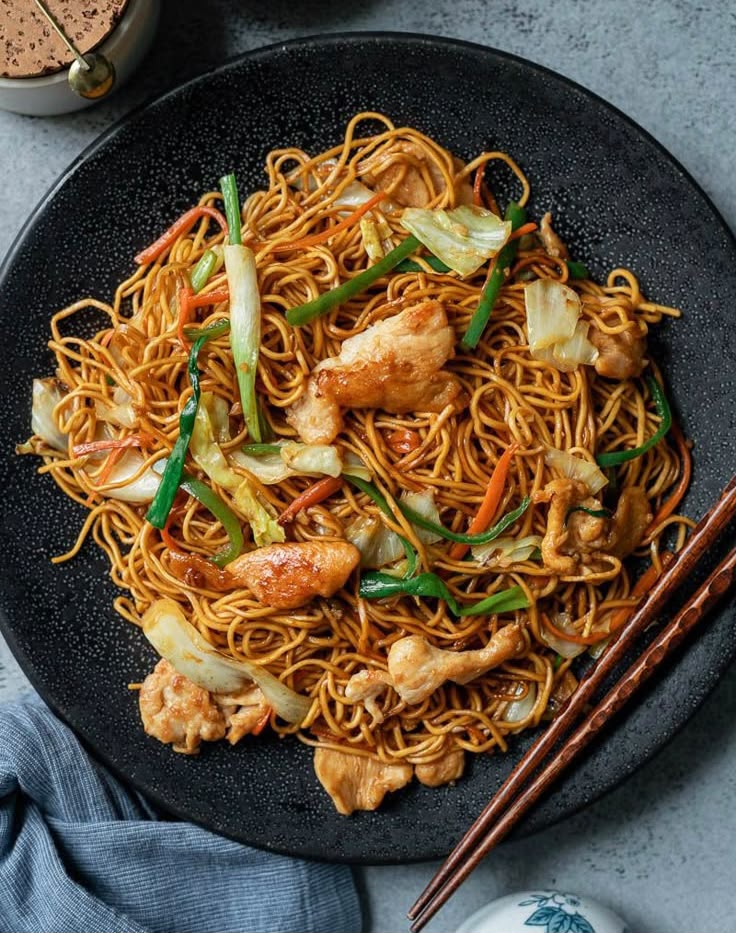 CHICKEN CHOWMEIN 